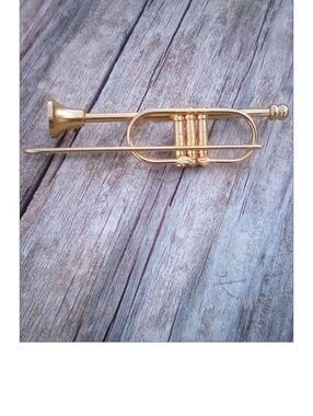 Vintage Gold Tone Trumpet Brooch Musical Pin Band Jazz Gift